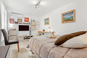 Ferros/tábuas de passar roupa, Wi-Fi, roupa de cama