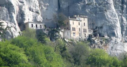 Studio "Le Clos Madame - Le Jardin" with Wi-Fi and Air Conditioning