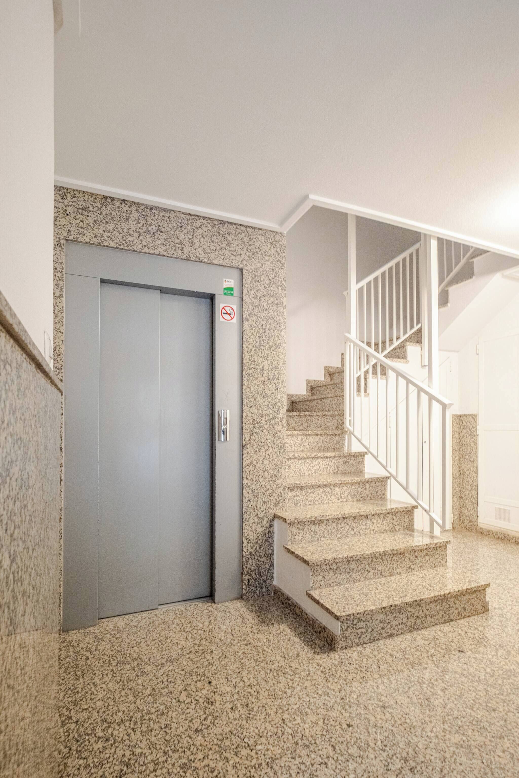 Apartment, 2 Bedrooms, Balcony, City View | Interior