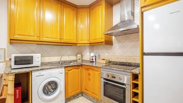 Apartment, 2 Bedrooms, Balcony, City View | Interior