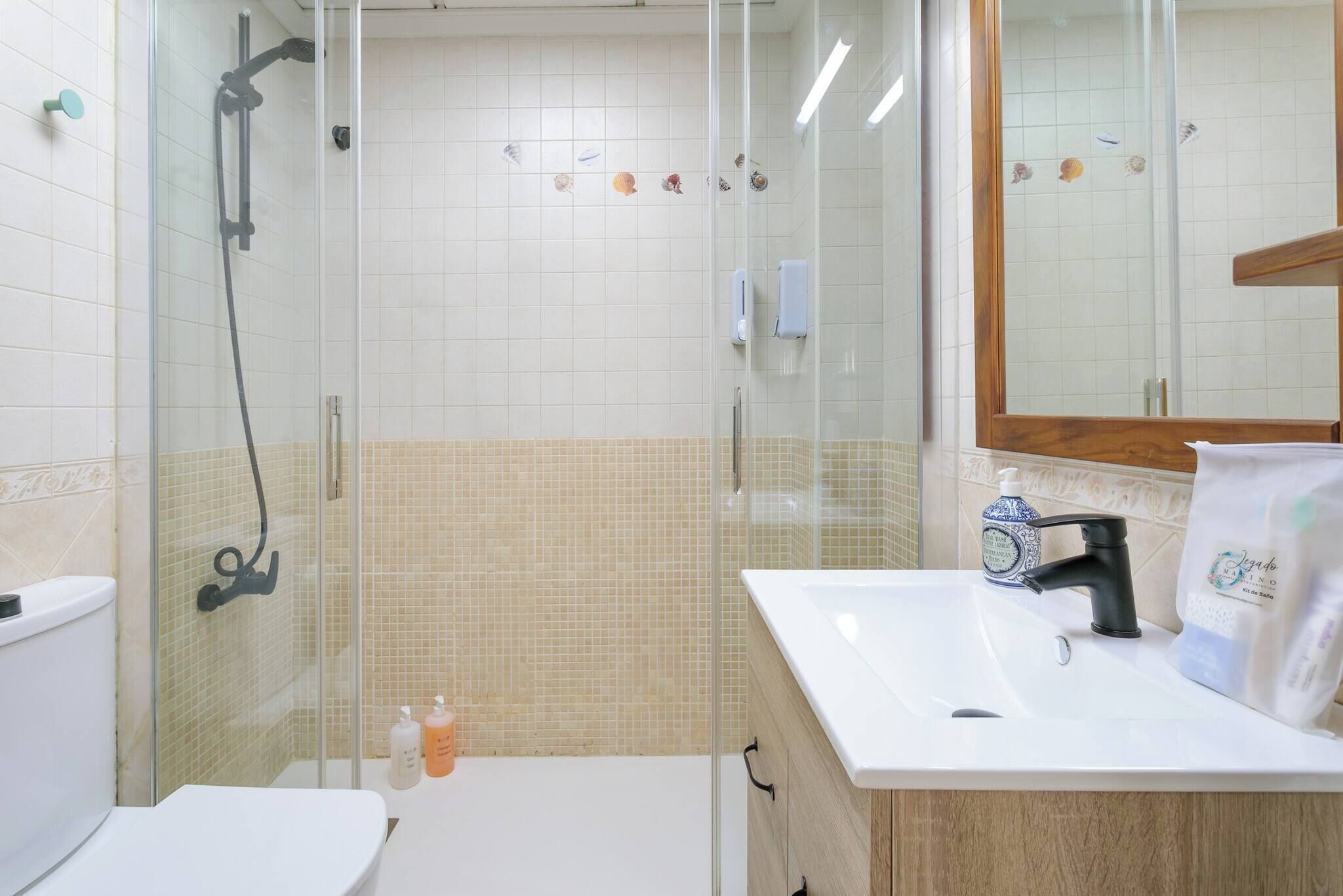 Apartamento, 2 habitaciones, balcón, vistas a la ciudad | Baño