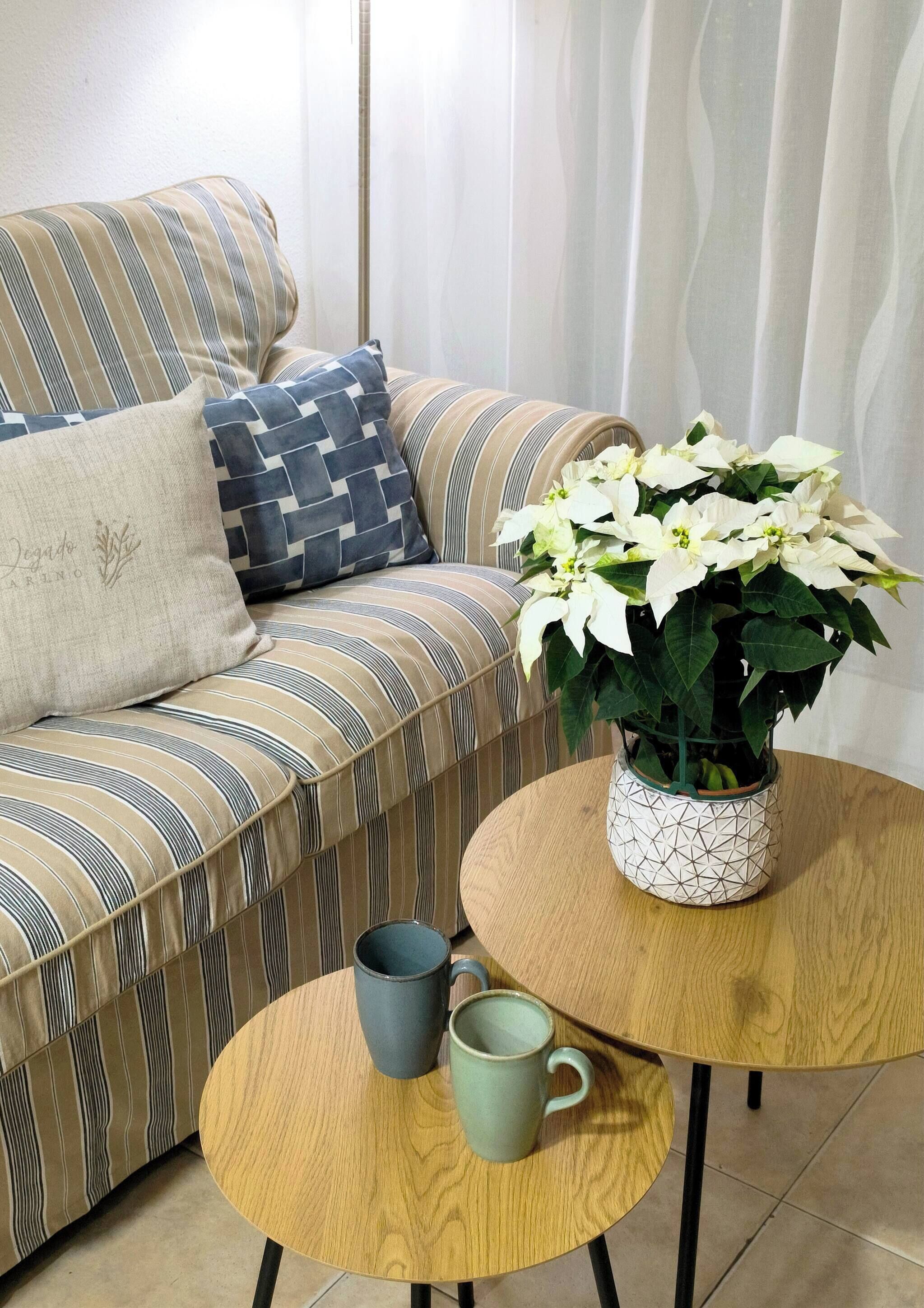 Apartamento, 2 habitaciones, balcón, vistas a la ciudad | Zona de estar | Libros