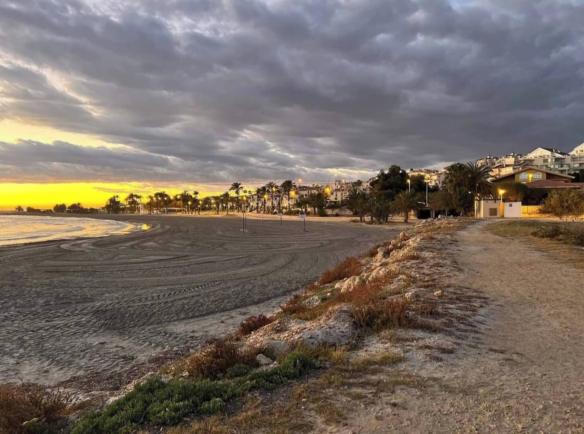 Apartment, 2 Bedrooms, Balcony, City View | Beach