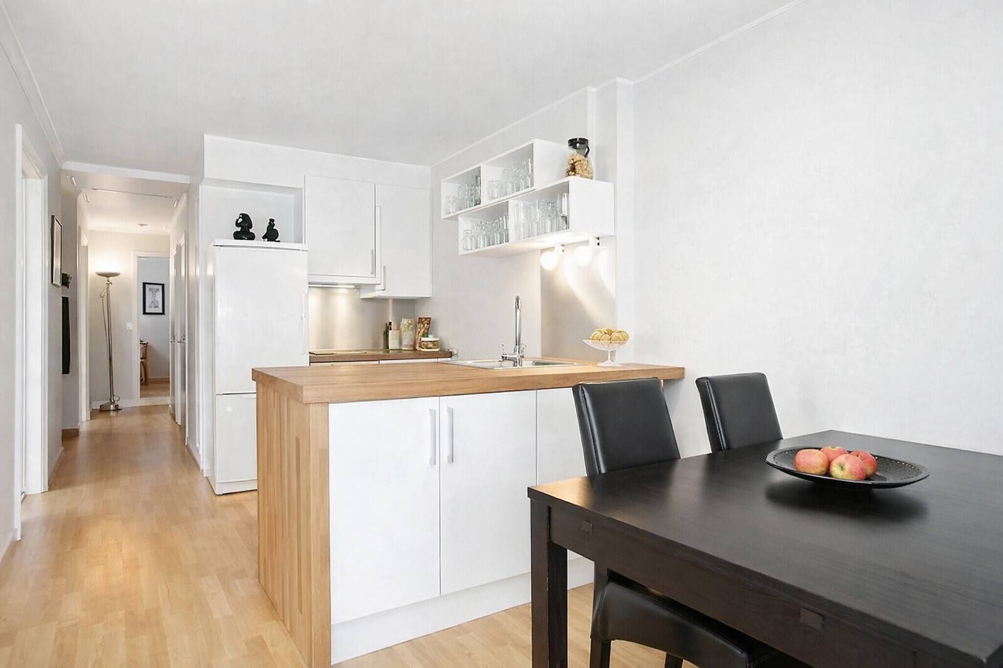 Room, 1 Bedroom, Smoking | Dining room