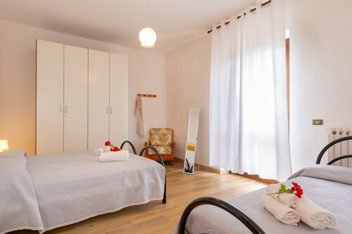 'Via Gorizia 8 - Yellow' Apartment with Shared Garden, Wi-Fi and Air Conditioning