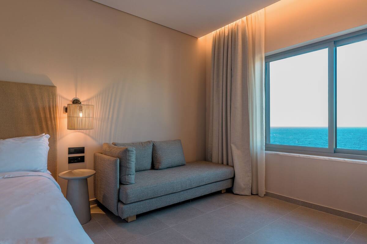 In-room safe, blackout curtains, soundproofing, free WiFi