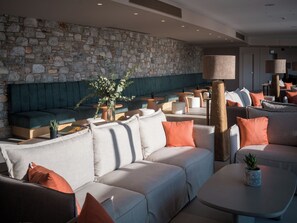 Lobby sitting area - Heromylos Resort And Spa (Evia)