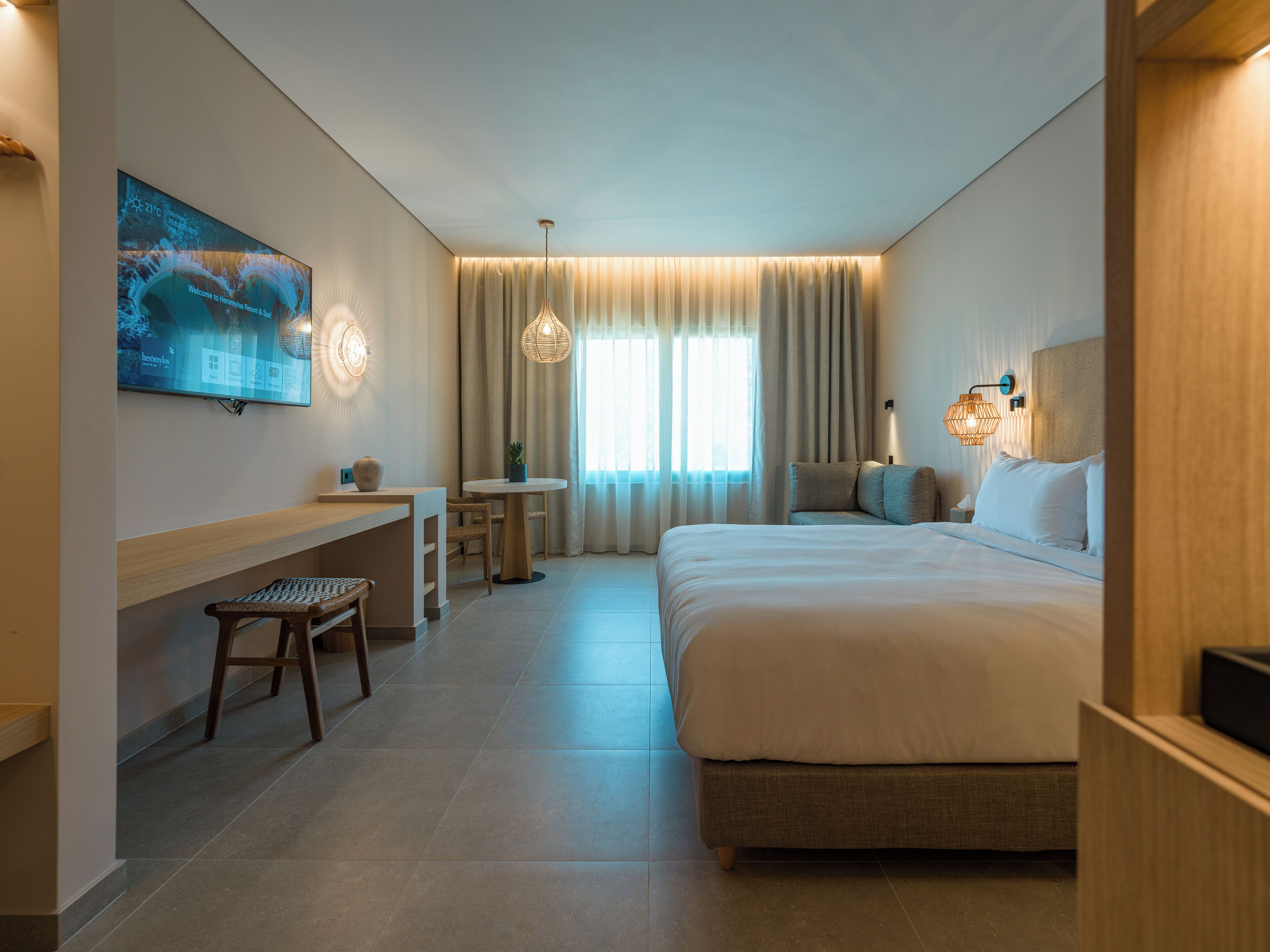 Suite, 1 habitación, vista al resort | Caja de seguridad en la habitación, cortinas blackout y insonorización 