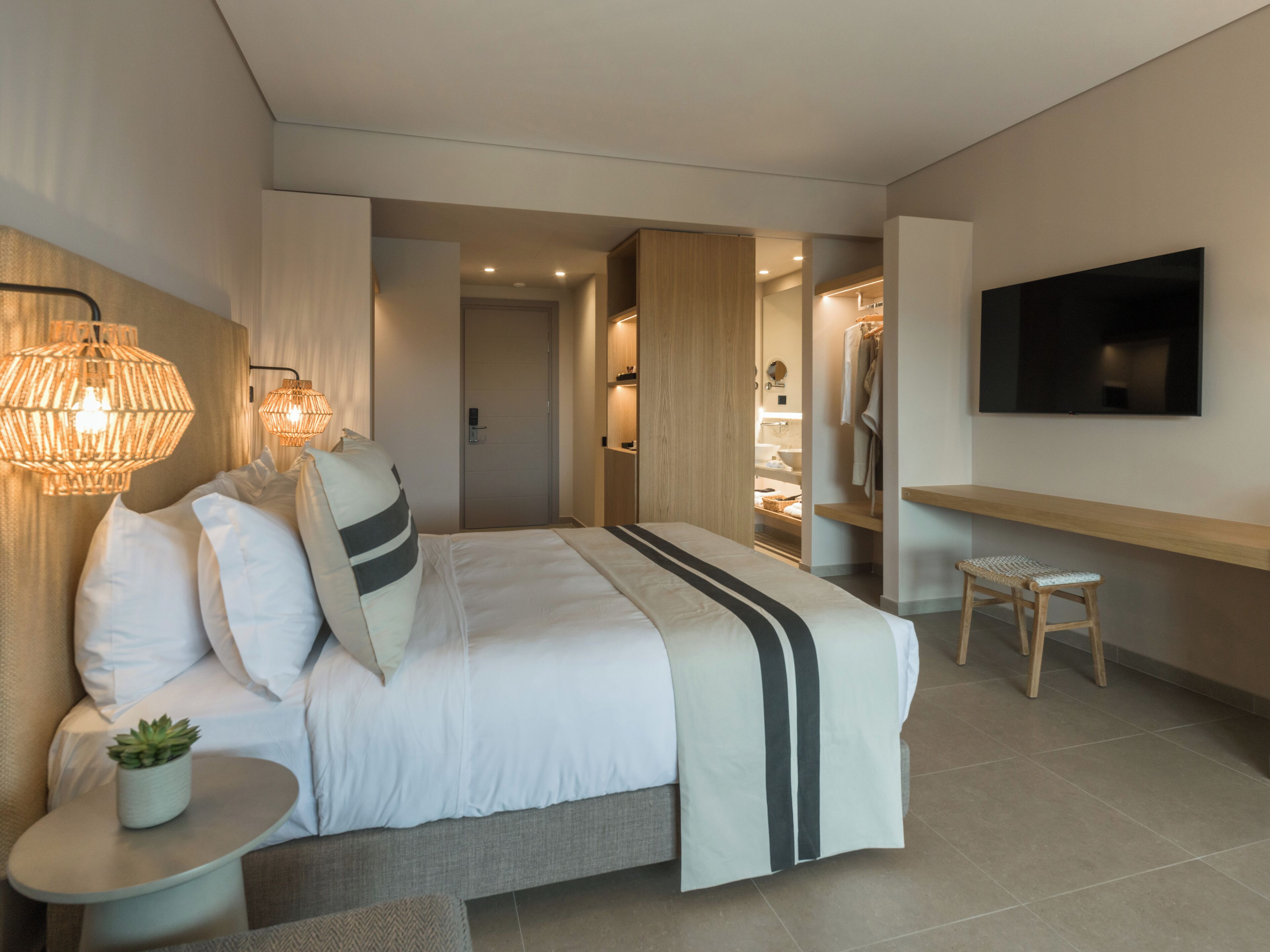 Junior Suite, 1 King Bed with Sofa bed, Sea View | In-room safe, blackout curtains, soundproofing, free WiFi