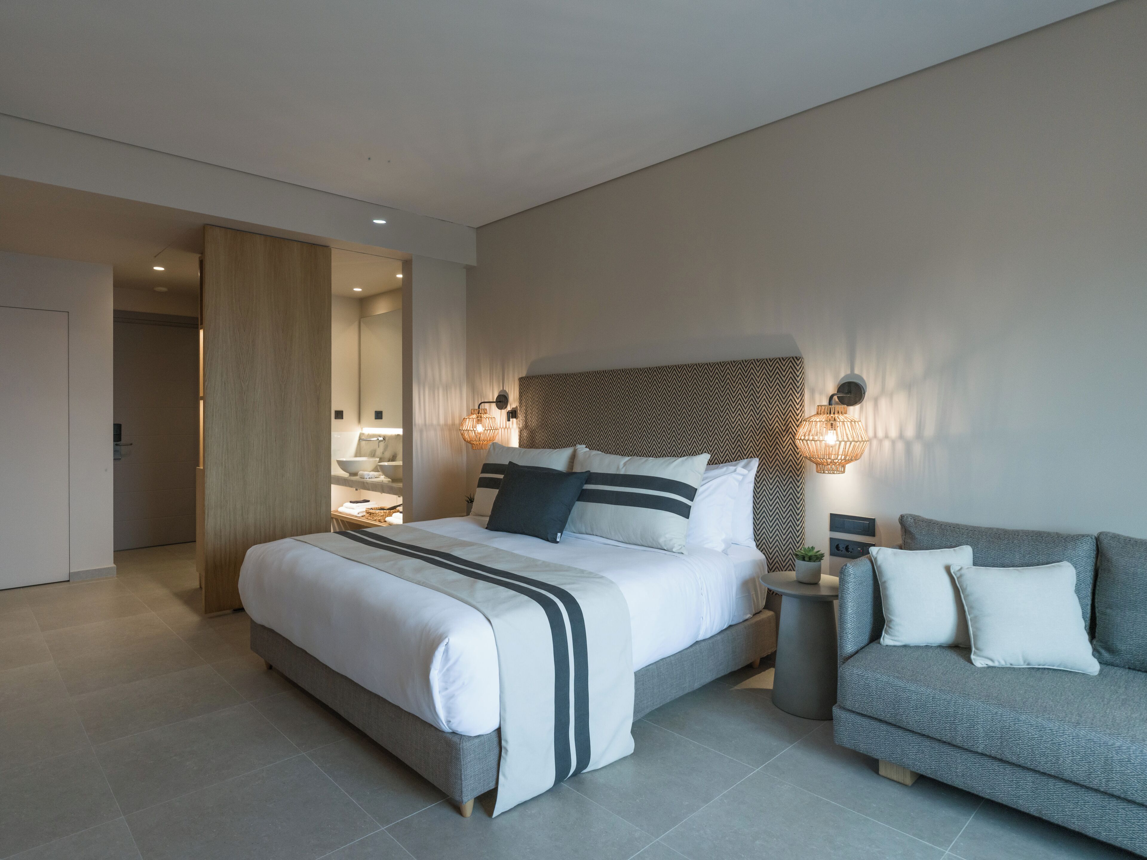 Suite, 1 Bedroom, Sea View | In-room safe, blackout curtains, soundproofing, free WiFi