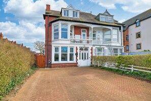 Exterior - One Bedroom Apartments by Guestz (Lytham St. Anne's)