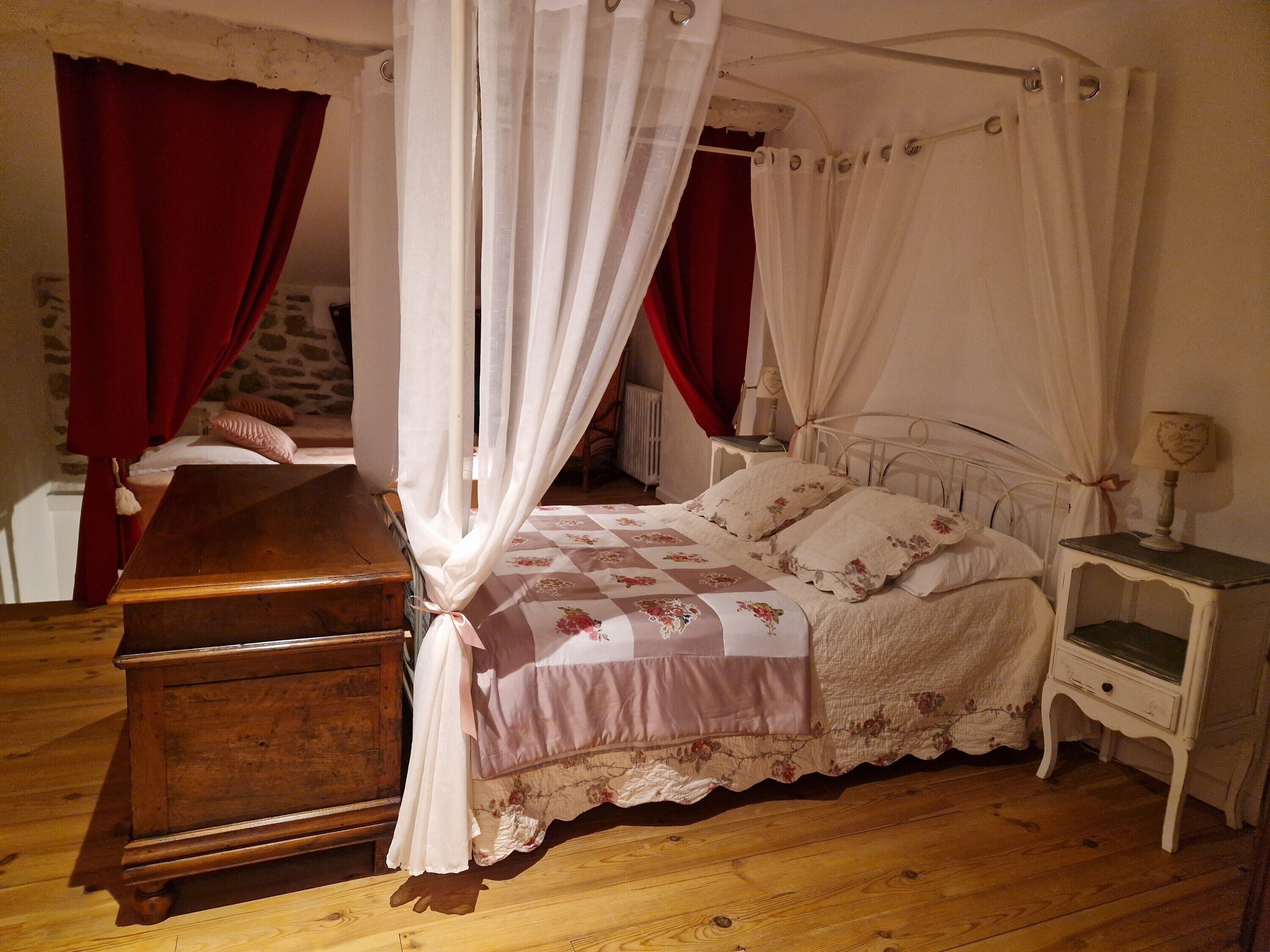 Iron/ironing board, WiFi