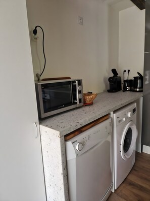 Interior - Holiday Home 'Le Grand Cerf' with Mountain View, Balcony and Wi-Fi (Freychenet)