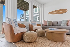 Smart TV - Oceanfront, Pool, Elevator, Pet & Event Friendly! (Oak Island)