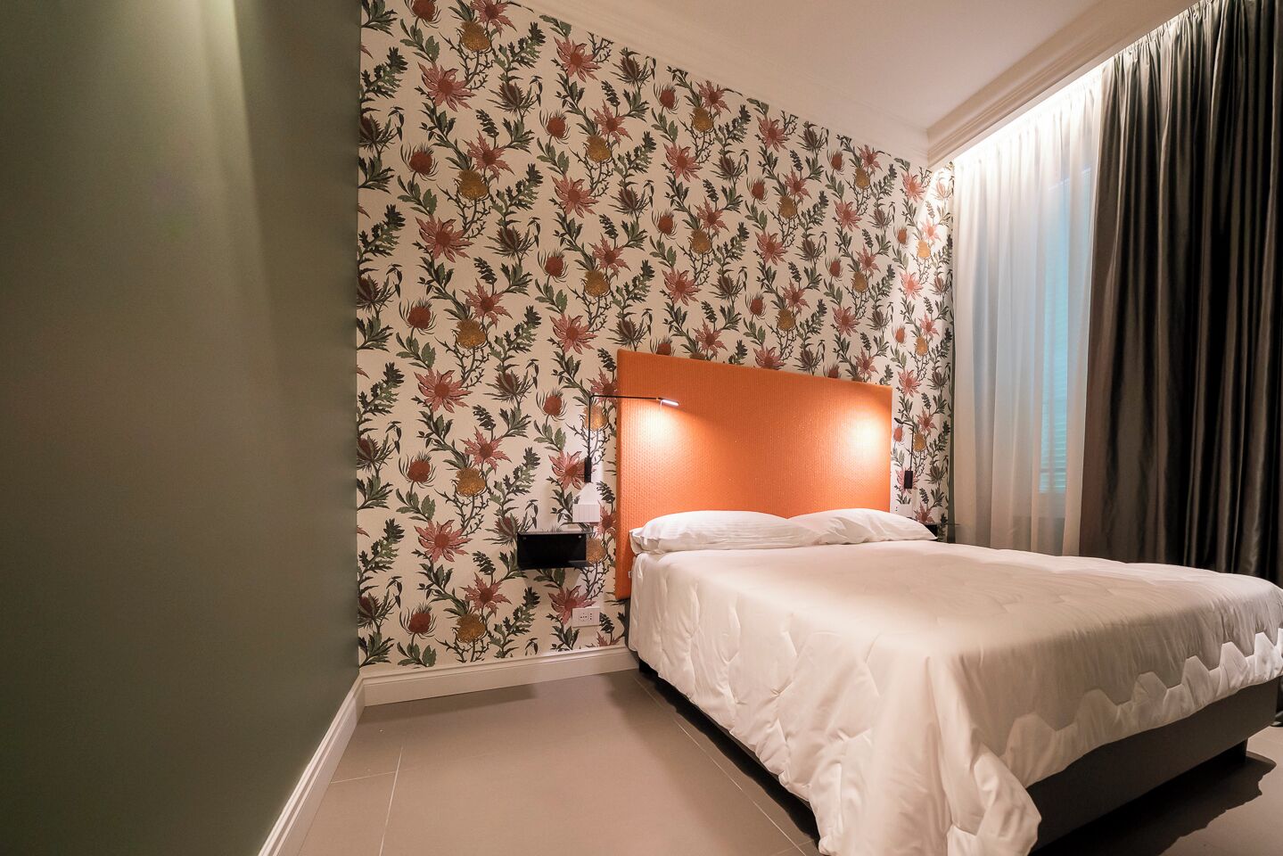 Apartamento Deluxe | Caja fuerte, espacio para trabajar con un portátil, cortinas opacas