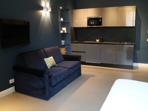 Deluxe Suite | Living area