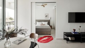 One-Bedroom Apartment with Balcony | WiFi (無料)