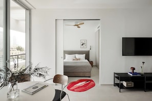 One-Bedroom Apartment with Balcony - Mr Bialik - By TLV2GO (Tel Aviv)