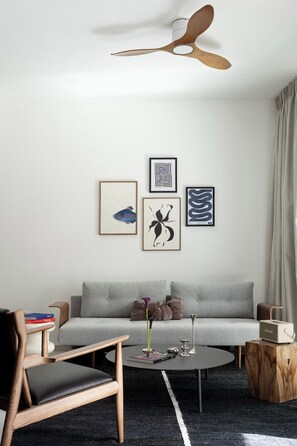 Deluxe Apartment, 2 Bedrooms, with Balcony and Parking | Free WiFi - Mr Bialik - By TLV2GO (Tel Aviv)