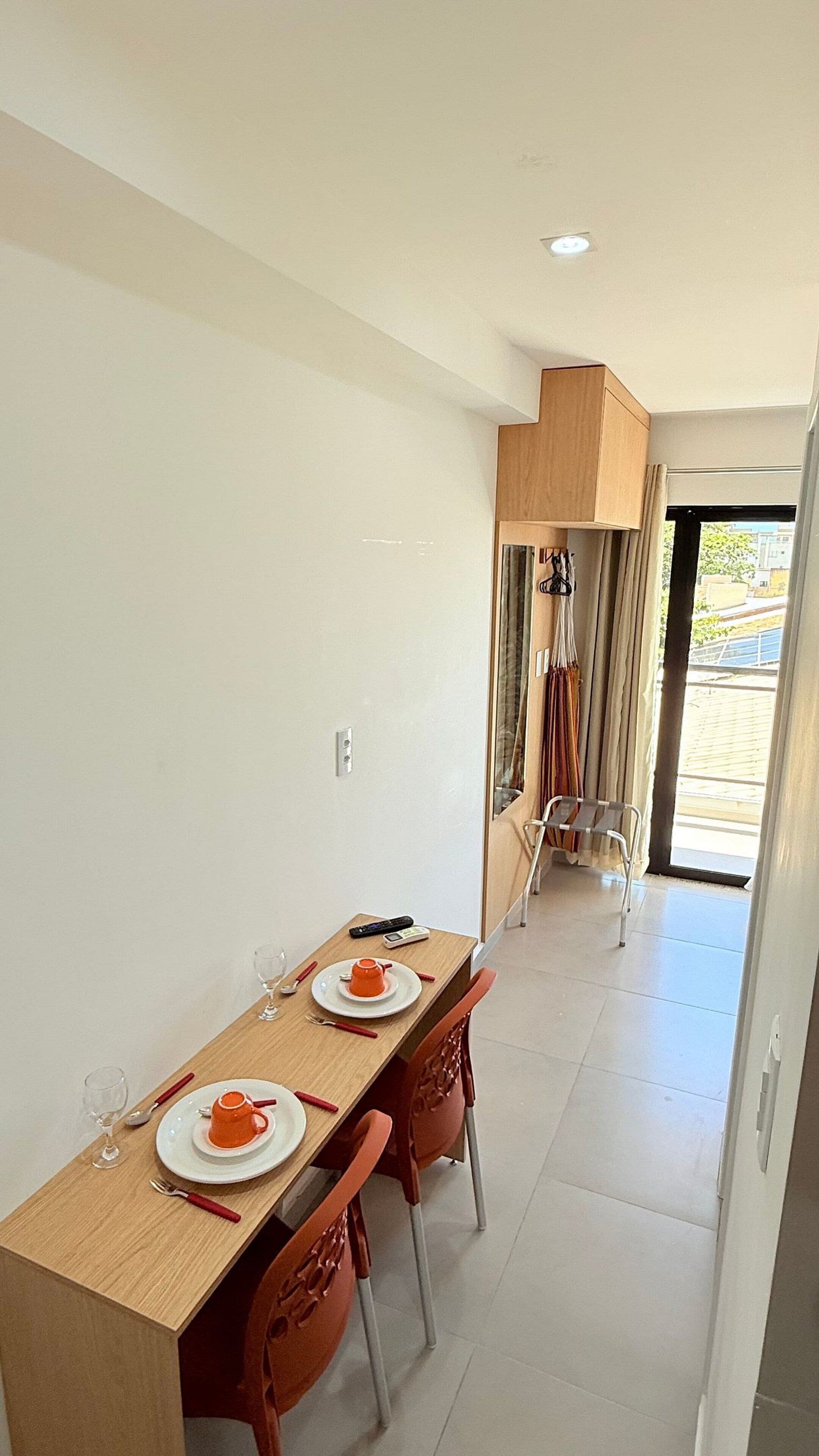 Comfort Studio | Dining