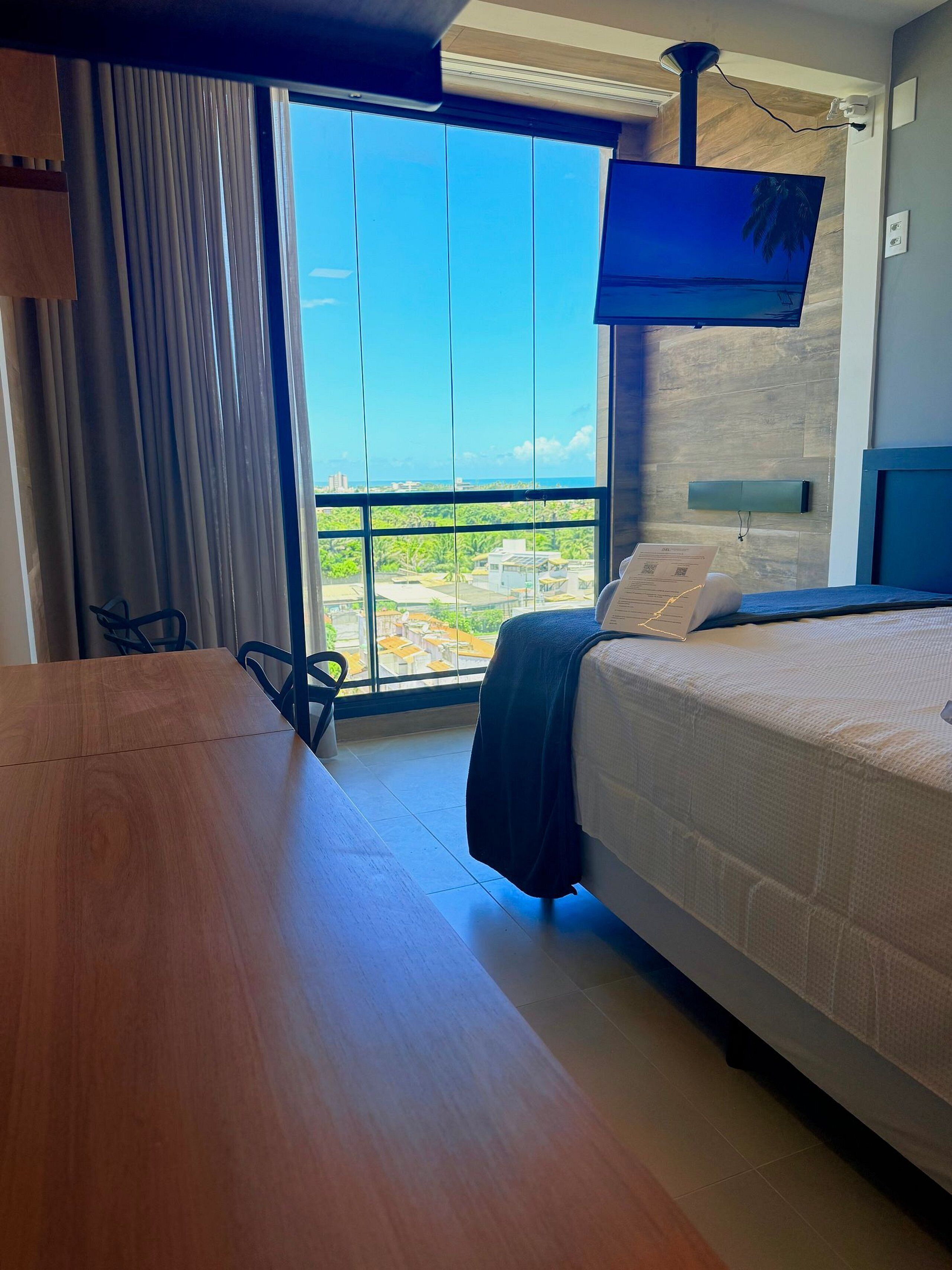 Premium Apartment | Desk, laptop workspace, free WiFi