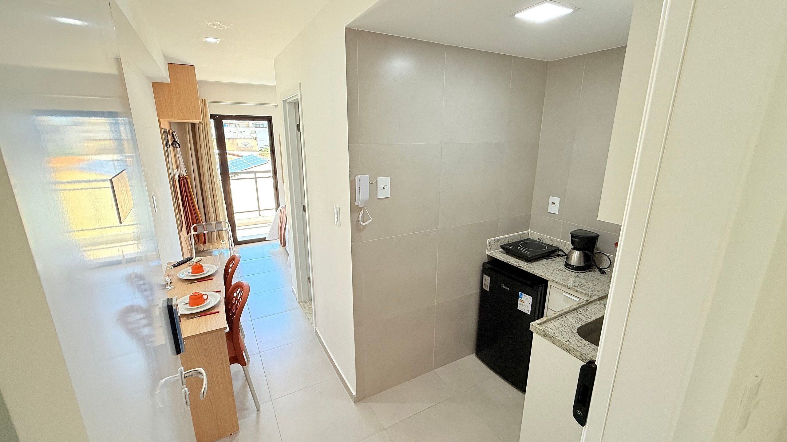Comfort Studio | Dapur peribadi | Peti sejuk, ketuhar gelombang mikro, dapur 