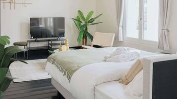 Bügeleisen/Bügelbrett, Reisekinderbett, WLAN, Bettwäsche