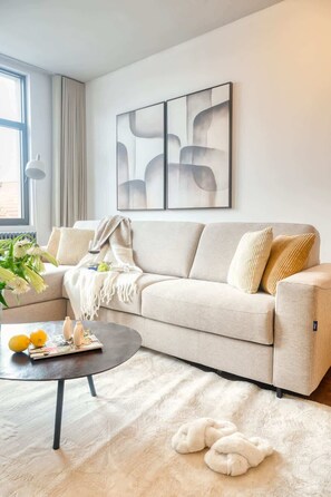 Een televisie en een kantoor