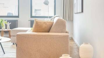 Een televisie en een kantoor