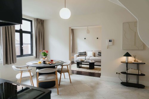Stylish Duplex Getaway in the Heart of Antwerp
