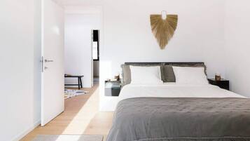 4 slaapkamers, een bureau, reisbedje, wifi