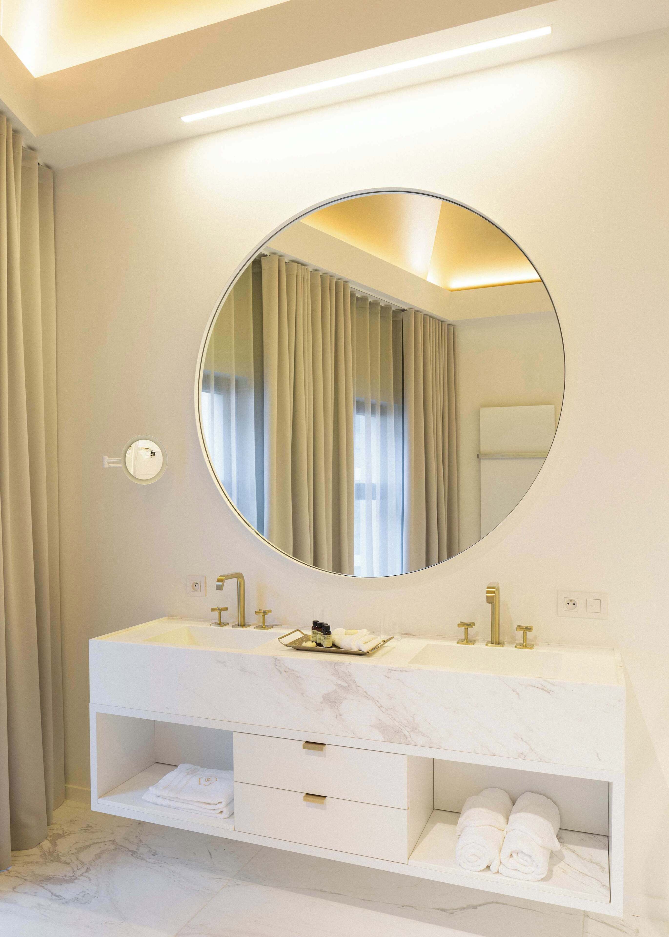 Ducha, secador de pelo, toallas