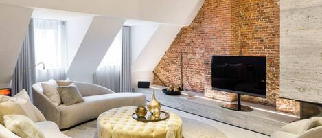 TV, fireplace, offices