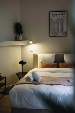 1 bedroom, WiFi, bed sheets - Cozy Studio Retreat for Two in Antwerp (Antwerpen)