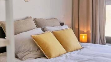 1 bedroom, travel crib, WiFi, bed sheets