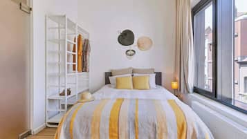 Lit parapluie, Wi-Fi, draps fournis