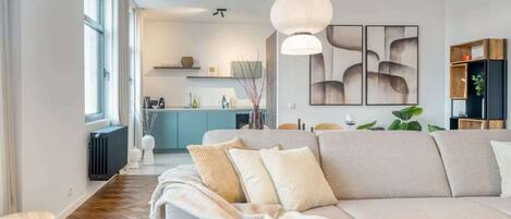 Televisión, oficina