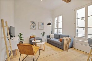 Living area - Chic 1-BR in Antwerp's Center (Antwerpen)