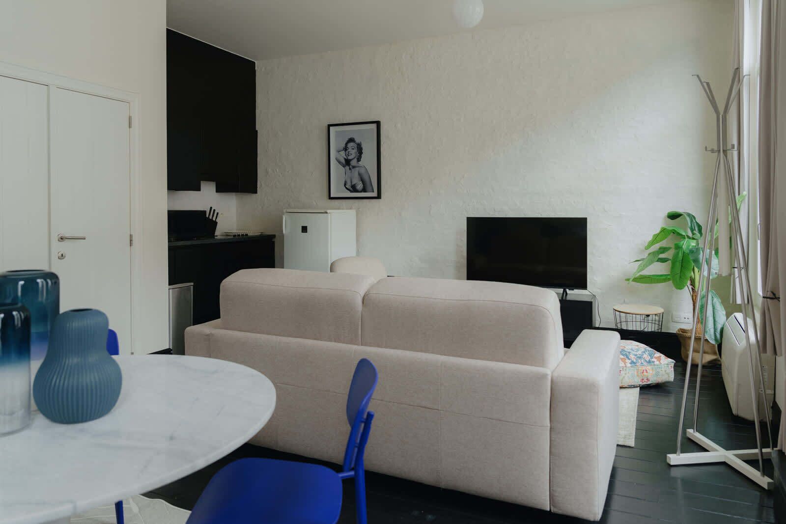 TV, offices