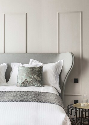 Bureau, fer et planche à repasser, Wi-Fi, draps fournis