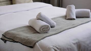 Travel crib, WiFi, bed sheets