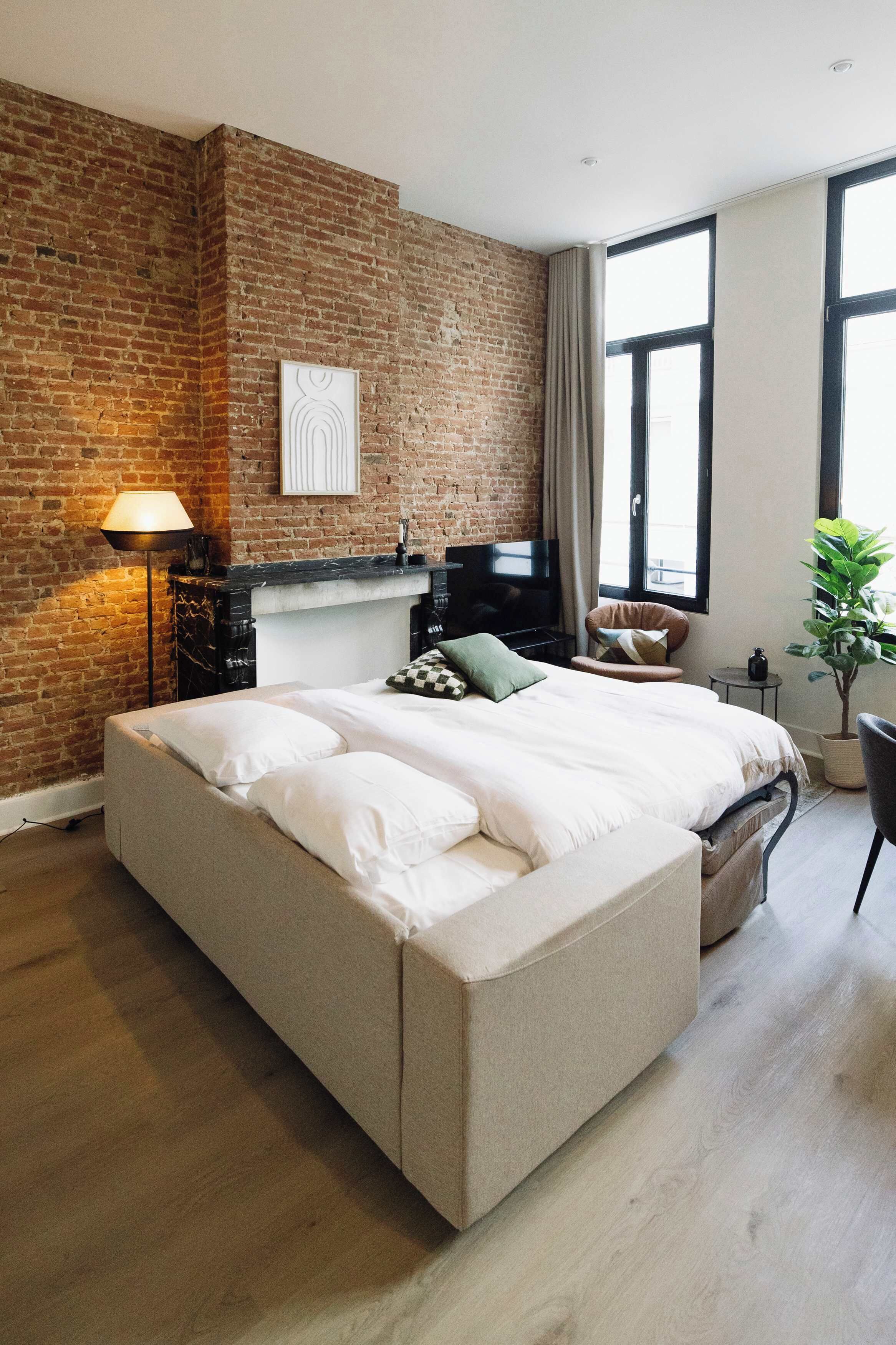 Travel cot, WiFi, bed sheets