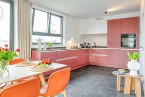 Fridge, oven, stovetop, dishwasher - 2-BR Getaway with MAS view (Antwerpen)
