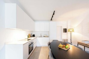 Fridge, oven, stovetop, dishwasher - Stylish Duplex for 8 in Central Antwerp (Antwerpen)