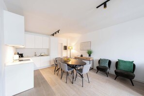 Dining - Stylish Duplex for 8 in Central Antwerp (Antwerpen)