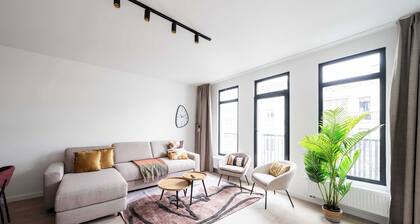 Spacious City Getaway for 8 in Antwerp