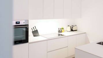 Fridge, oven, stovetop, dishwasher