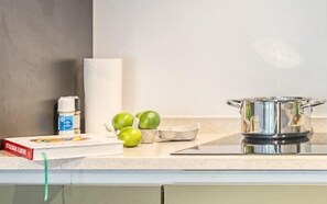 Fridge, oven, stovetop, dishwasher - Smart and cosy 4P Apt in Antwerp with balcony (Antwerpen)