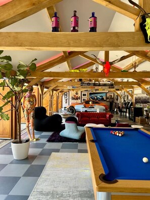 Game room - Exclusive Private Luxury Countryside Estate | Pool & Hot Tub (Tiffield)