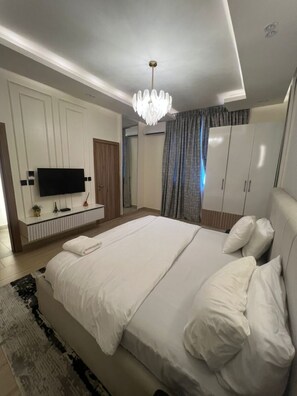 Room - Luxurious 3 Bedroom Apartment in Victoria Island, Lagos (Lagos)
